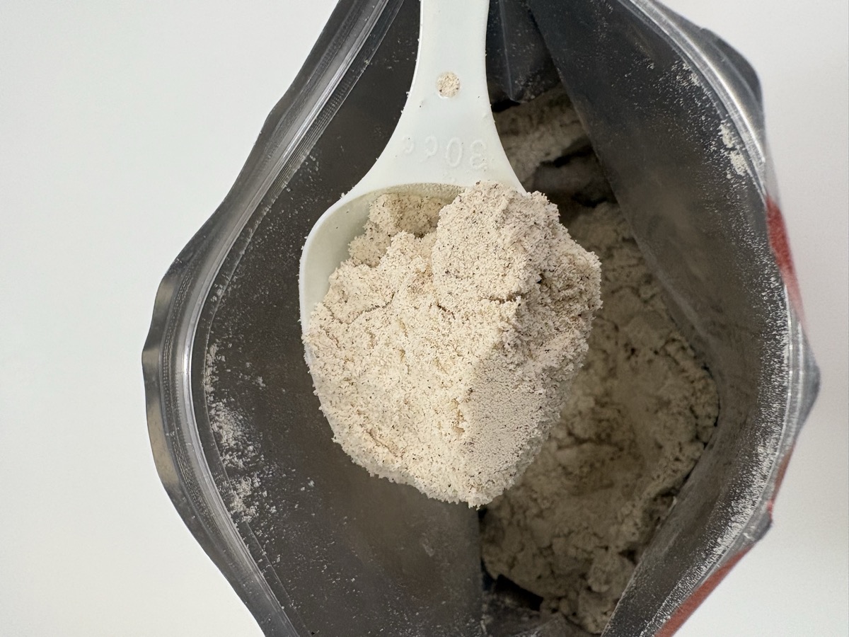 付属スプーン山盛り1杯の黒糖ミルクティーの粉