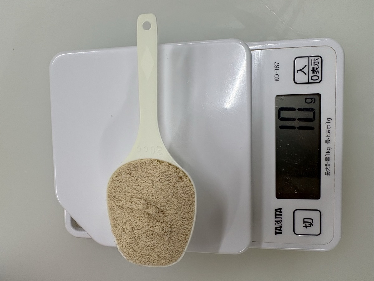 付属スプーンすり切り1杯は約10g